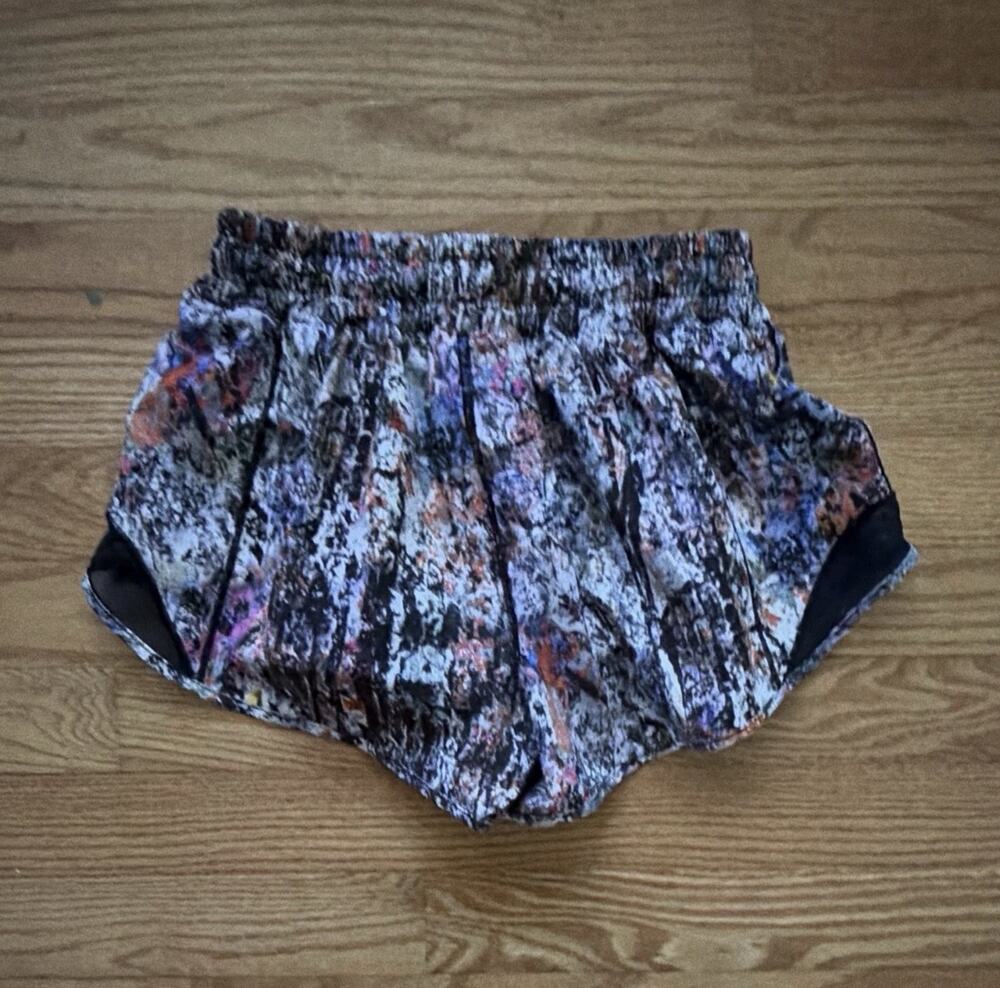 lululemon Women's Multicolor Abstract Athletic Activewear Shorts Regular Size 4